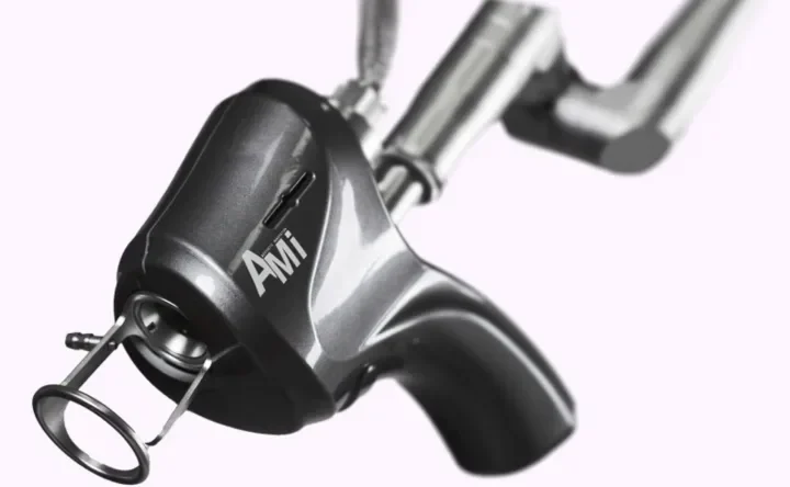 Hardware cosmetology and hair removal device